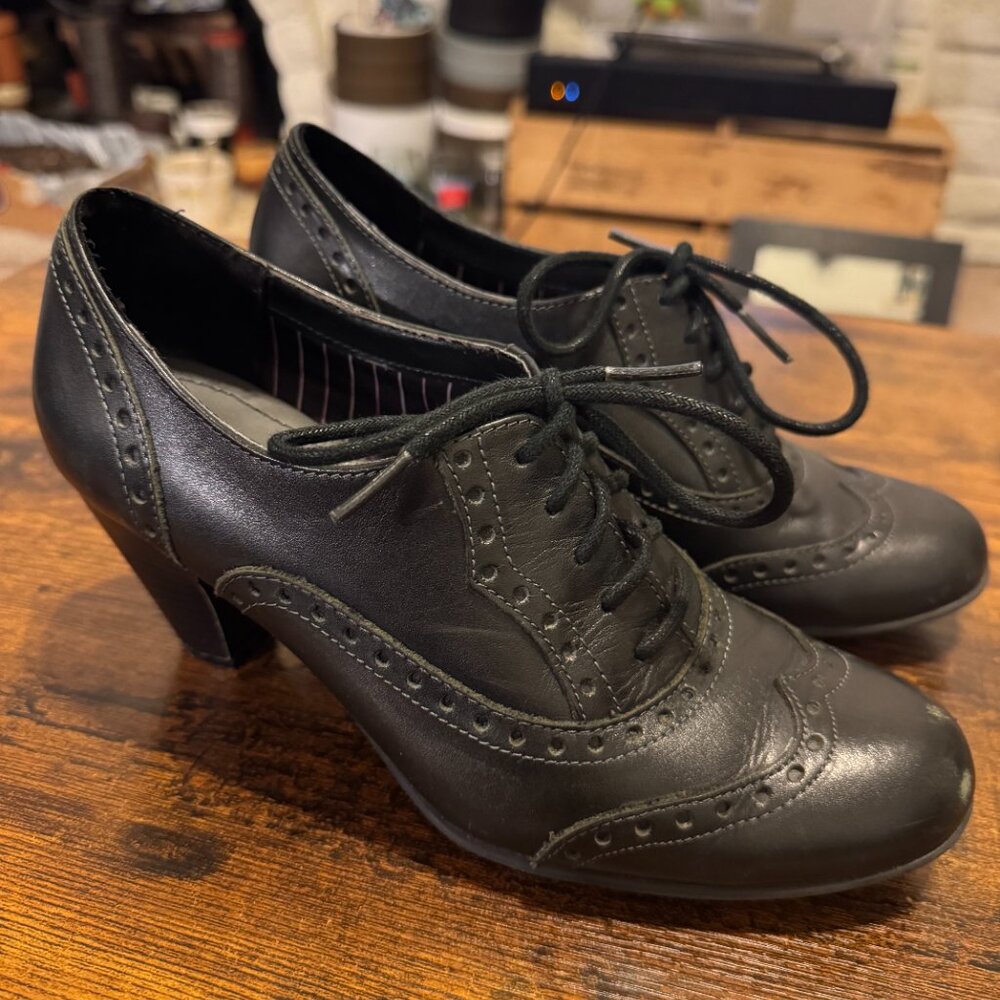 Eurostep Gabrielle Black Leather Lace Up Retro Oxford Bootie Heels Shoes 7